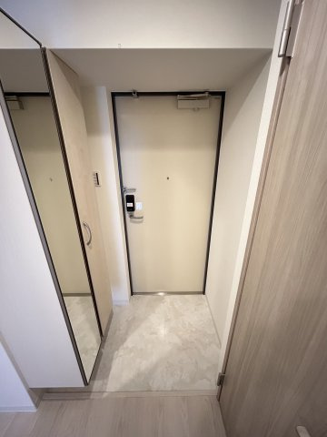 Alivis新町の玄関