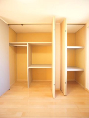 【収納】 | エスペランサ仁神堂Ｂ | 充実収納付きの北側洋間です♪