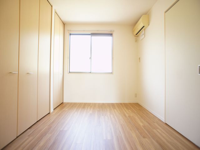 【寝室】 | エスペランサ仁神堂Ｂ | 快適に過ごせるエアコンが北側洋室にも付いています♪