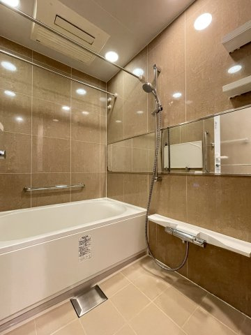 クラッシィハウス御池柳馬場の浴室|浴室暖房乾燥機付きです。
おいだき機能あり。