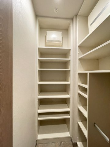 クラッシィハウス御池柳馬場の収納|シューズクローゼットの様子