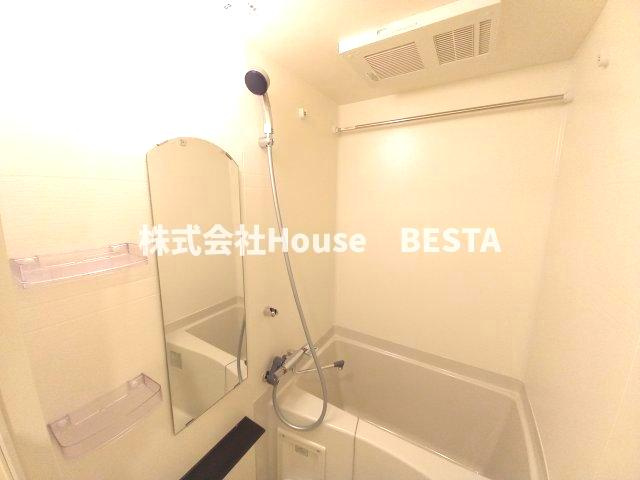 ソルテラス神戸栄町通の浴室