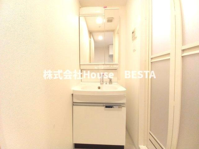 ソルテラス神戸栄町通の独立洗面台