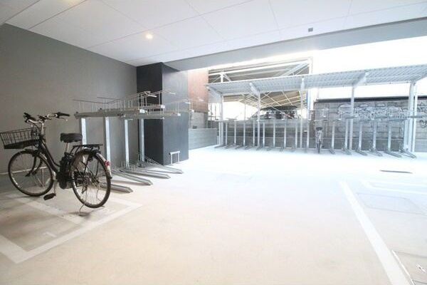 エスリードレジデンス上前津フロントの駐車場