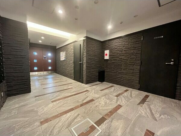 エスリードレジデンス上前津フロントのエントランス