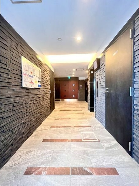 エスリードレジデンス上前津フロントのエントランス