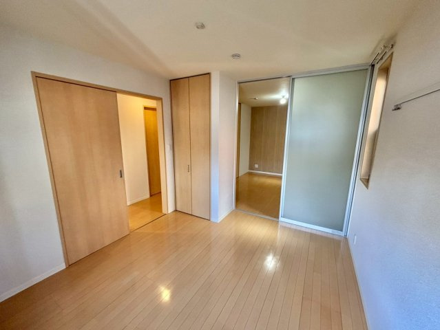 ロンド・ヴィル・ウエストの洋室