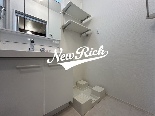 伊勢崎市戸谷塚町のアパートの独立洗面台