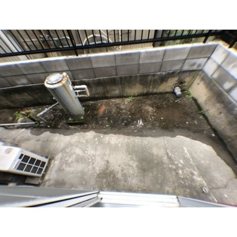 ラフォーレ柏井のバルコニー