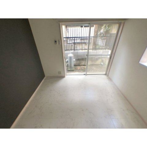 ラフォーレ柏井の居間・リビング