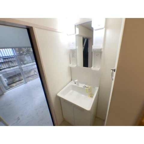 ラフォーレ柏井の独立洗面台