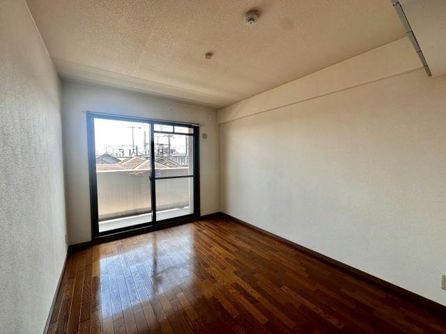 エンジェル尾上の洋室