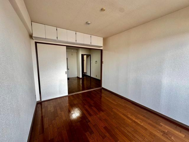 エンジェル尾上の洋室