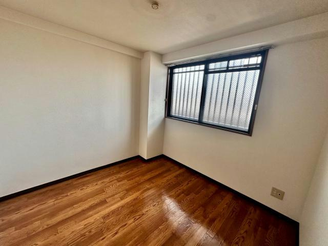 エンジェル尾上の洋室