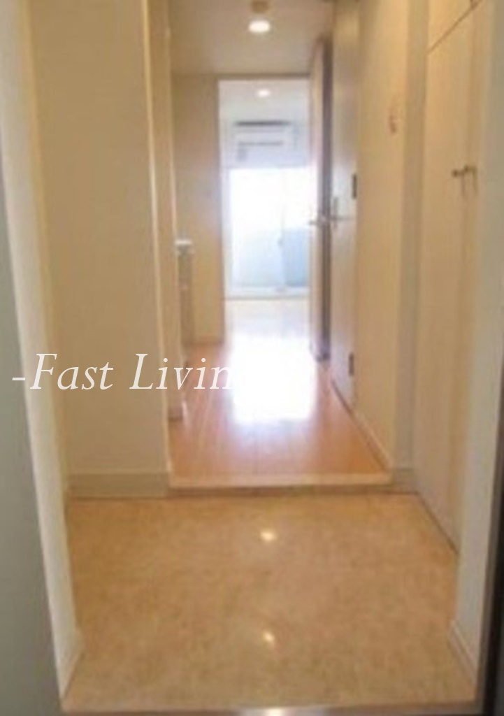 プラース千代田富士見の玄関