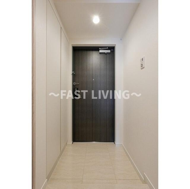 コンフォリア・リヴ文京護国寺の玄関