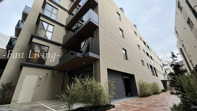 コンフォリア・リヴ文京護国寺のエントランス