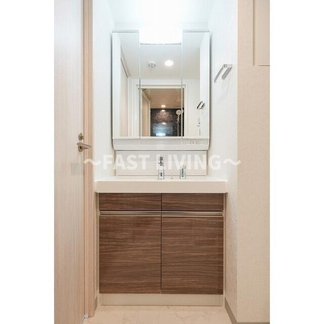 コンフォリア・リヴ文京護国寺の洗面所