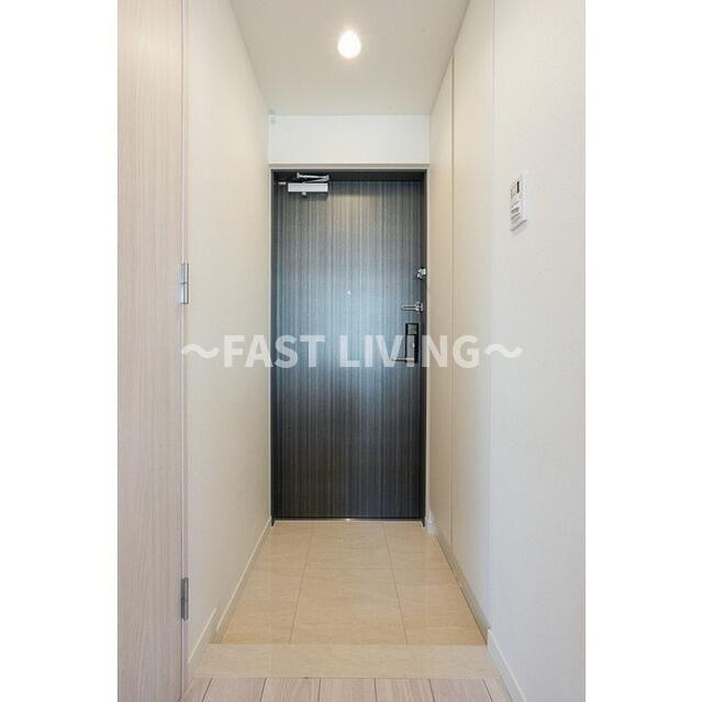 コンフォリア・リヴ文京護国寺の玄関