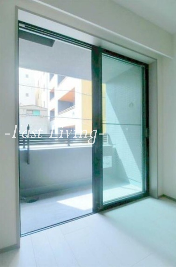 オーパスレジデンス日本橋イーストのバルコニー