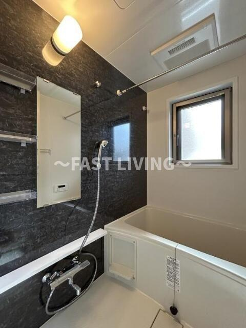 クレイラ西早稲田の浴室