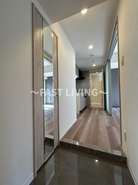 クレイラ西早稲田の玄関