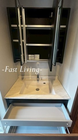 クレイラ西早稲田の洗面所