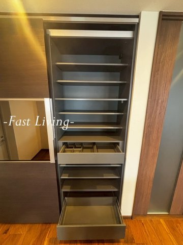 クレイラ西早稲田の収納