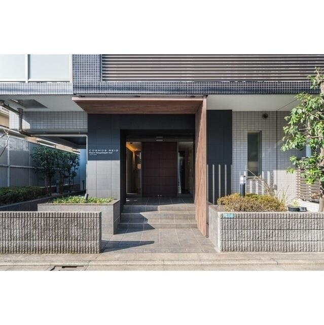 コンフォリア学芸大学イーストのエントランス