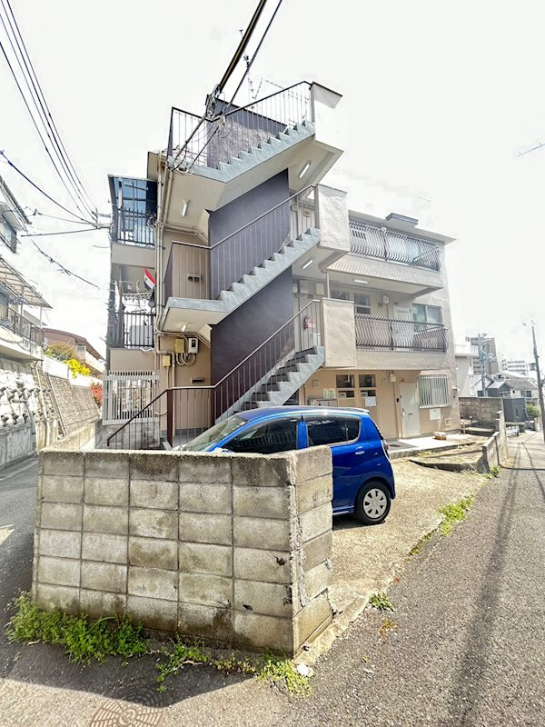 ロイヤル中山手の外観