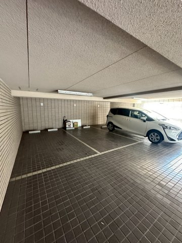 ブランシール芦屋の駐車場