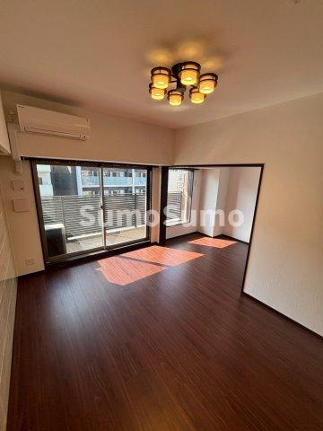 プレジオ恵美須の居間・リビング