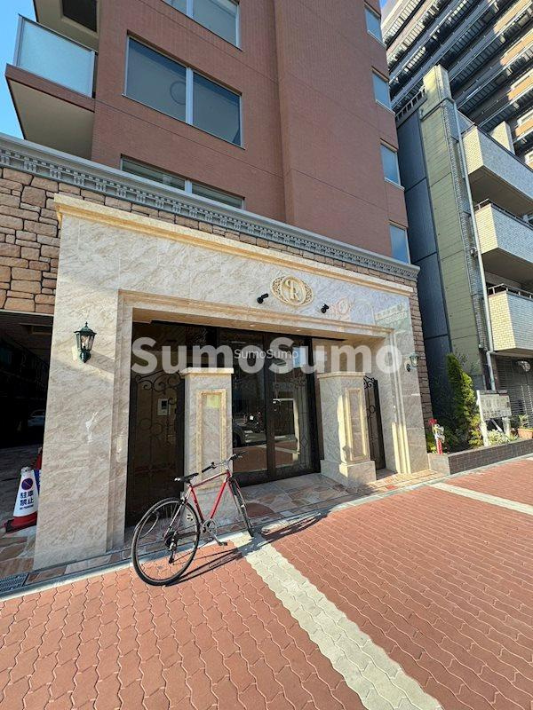 プレジオ恵美須のエントランス