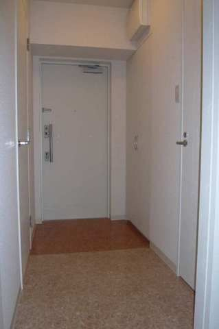 ルーチェ茗荷谷の玄関