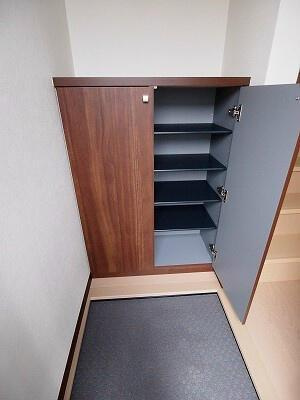 【玄関】 | エバーグリーン |  