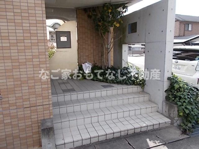 【エントランス】 | シャルム城町