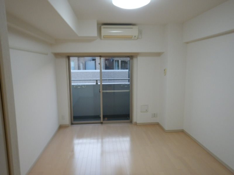 グランド・ガーラ横濱万世町の居間・リビング|広々7.3帖リビング