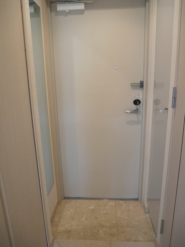 グランド・ガーラ横濱万世町の玄関|清潔感のある広めの玄関