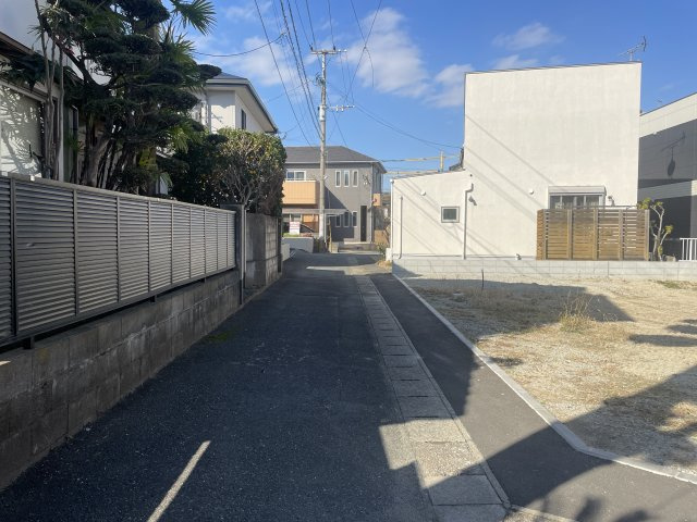 【前面道路含む現地写真】 | 【NEXT‐STEP HOME】◆お花見シーズンが待ち遠しい！駅ちか！南西角地！◆西鉄桜並木駅からほど近くの分譲地です | ◆西側前面道路◆現地（2026年1月）撮影