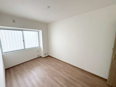 【洋室】 | ソワール新檜尾台３号棟 | ３ＬＤＫの暮らしやすいお住まい☆お子様のお部屋や趣味のお部屋もご用意いただけます♪