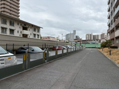 【駐車場】 | ソワール新檜尾台３号棟 | 【駐車場】敷地内駐車場（月額：9000円～13000円）ございますよ！要確認！詳しくは担当までお問い合わせください！