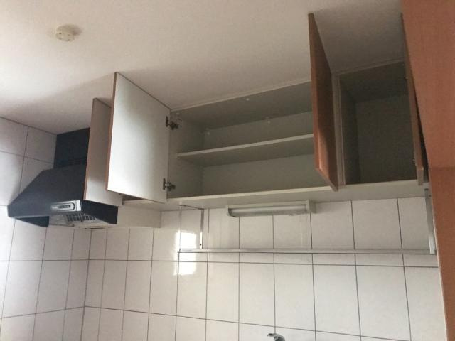 ヴァレーレのキッチン|レンジフード・吊戸棚