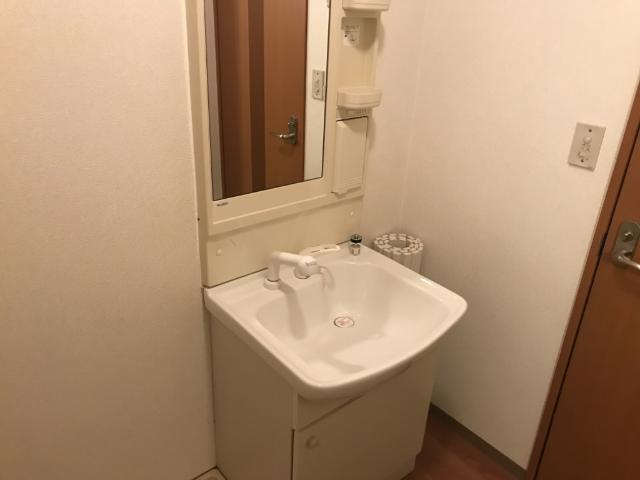 ヴァレーレの洗面所|洗髪洗面化粧台