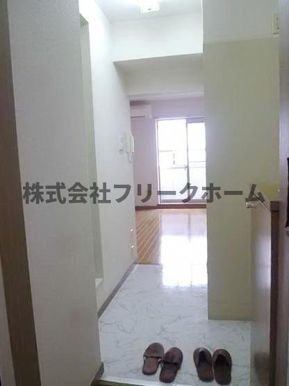 武蔵野市吉祥寺東町１丁目の賃貸マンションの玄関