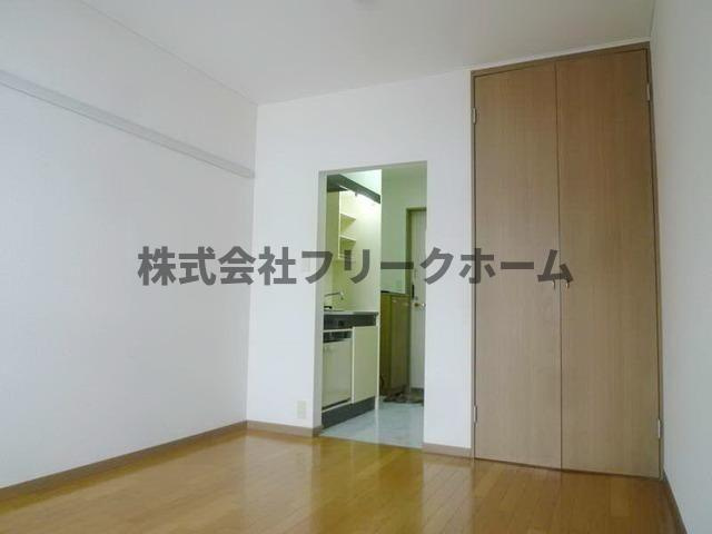 武蔵野市吉祥寺東町１丁目の賃貸マンションの洋室