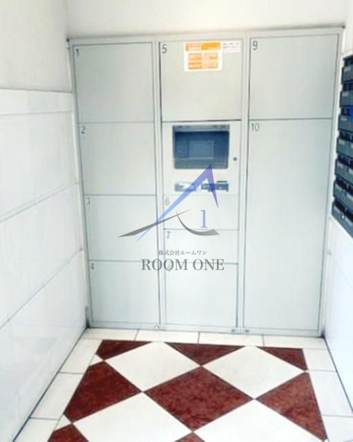 ラグジュアリーアパートメント文京千石＃０１のその他共用部分|宅配ボックスです。