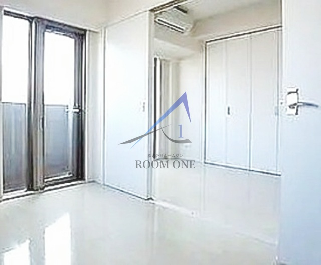 ラグジュアリーアパートメント文京千石＃０１の居間・リビング|洋室のお部屋です。