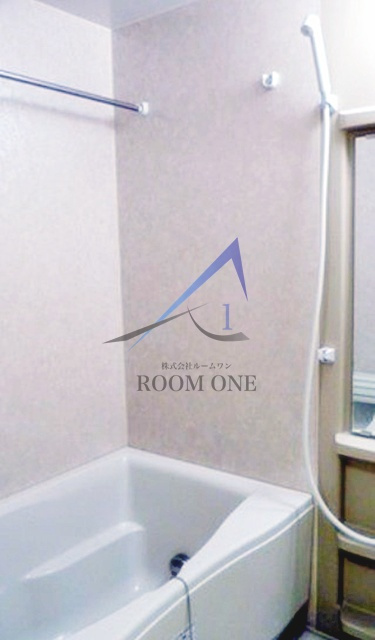 ラグジュアリーアパートメント文京千石＃０１の浴室|お風呂です。