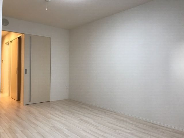 メゾンさくらの洋室