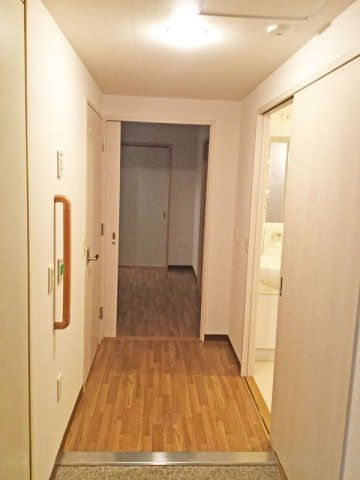 コーシャハイツ北山の玄関